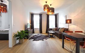 Ana Maria Apartments
